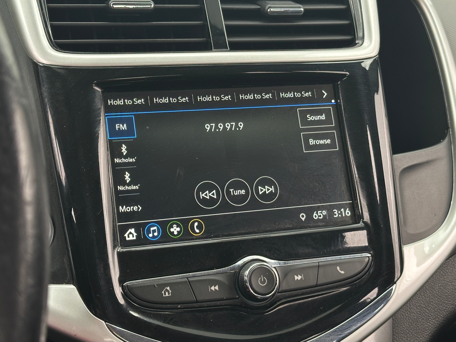 Thumbnail: 2018 Chevrolet Sonic - 3