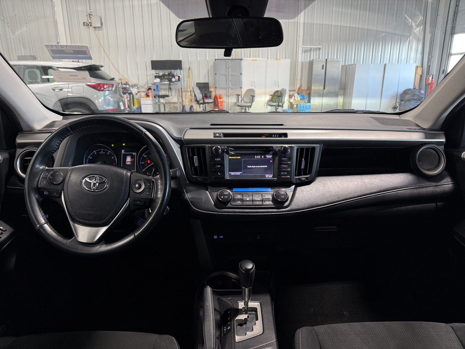 Thumbnail: 2018 Toyota RAV4 - 3