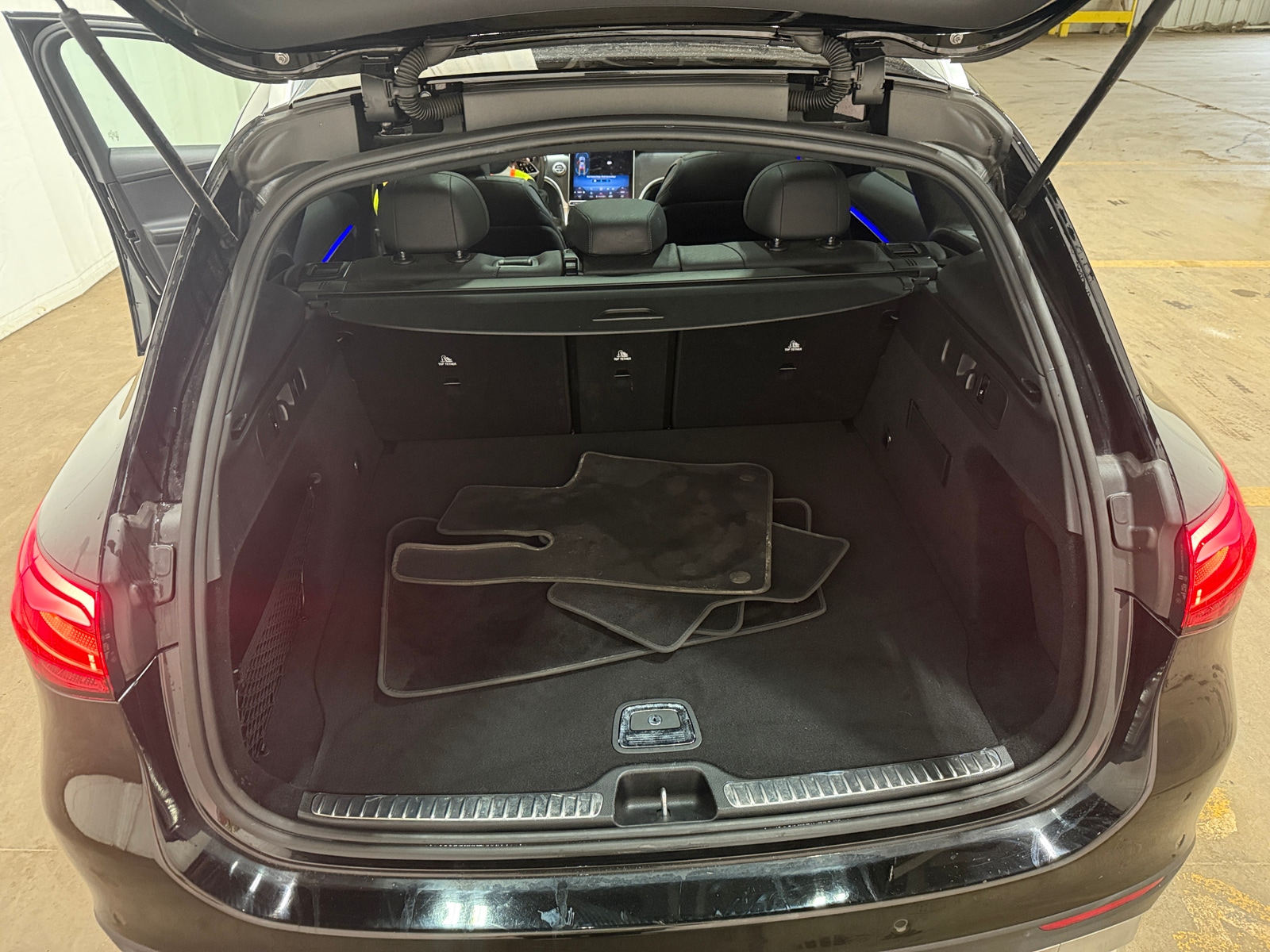 Thumbnail: 2024 Mercedes-Benz GLC - 6