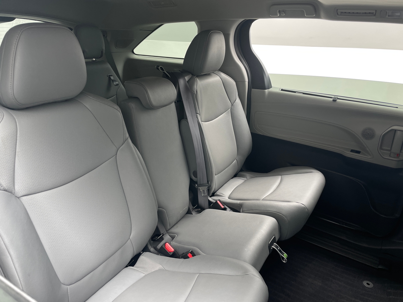 Thumbnail: 2024 Toyota Sienna - 5