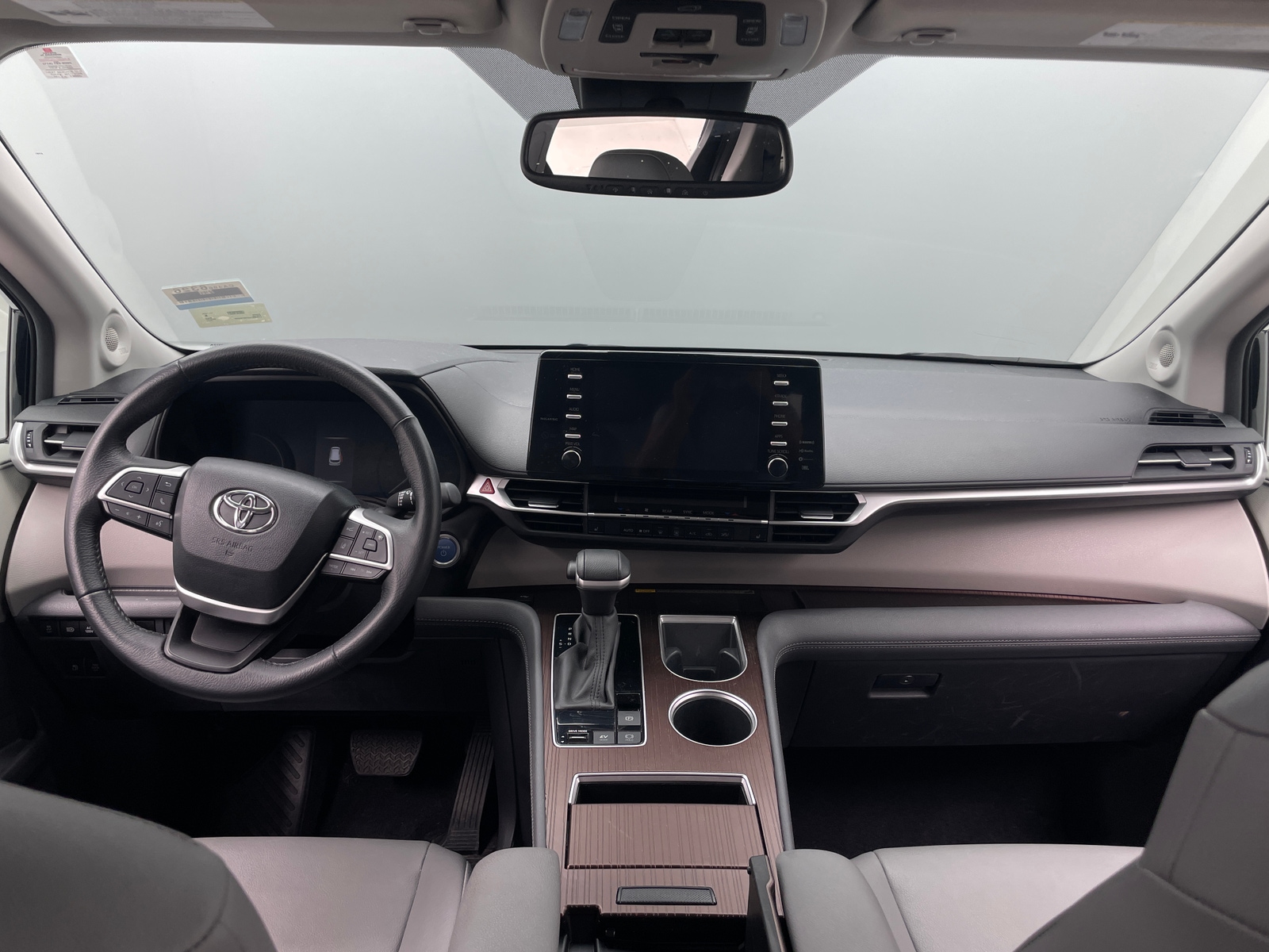 Thumbnail: 2024 Toyota Sienna - 2