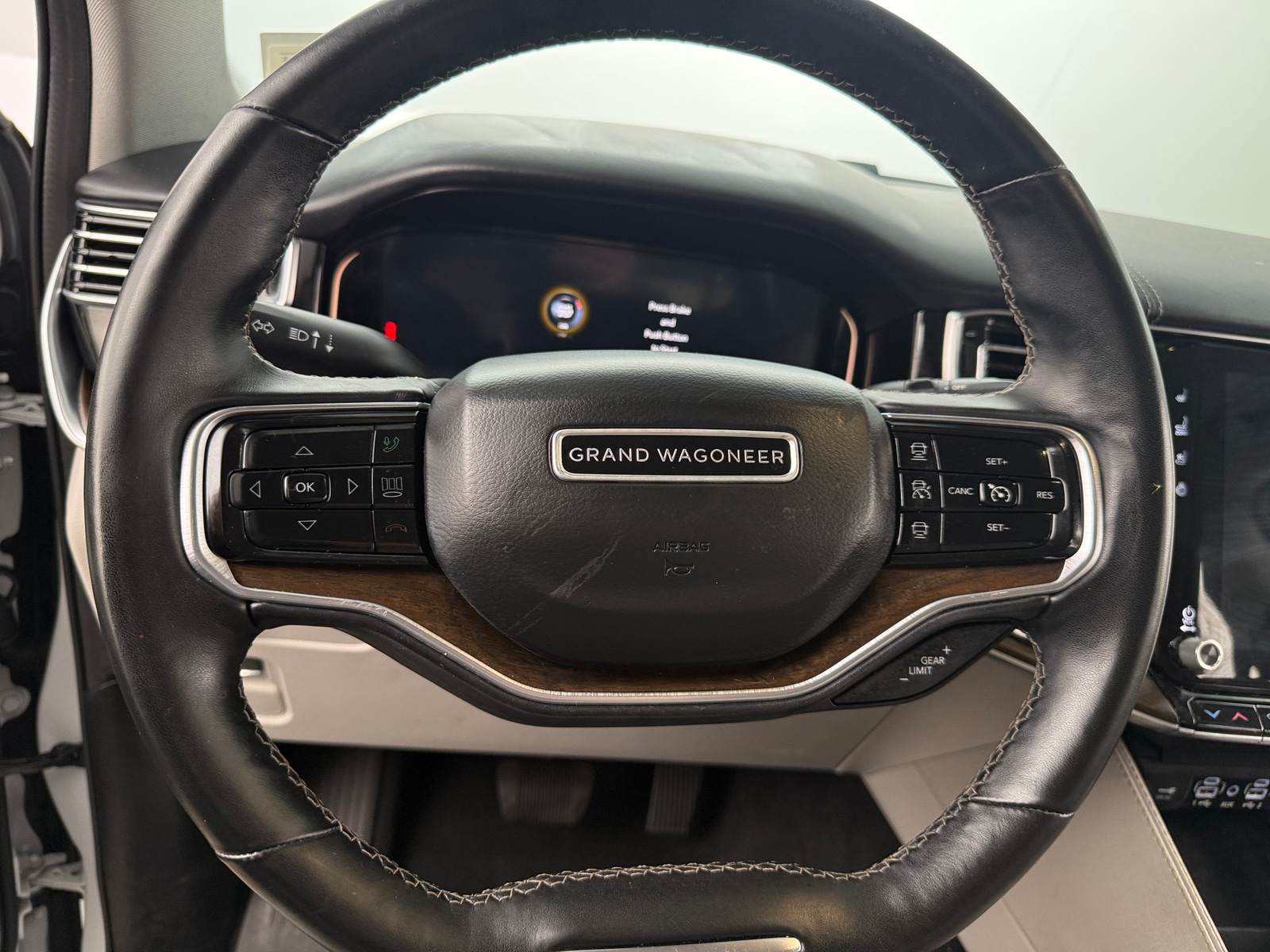 Thumbnail: 2022 Jeep Grand Wagoneer - 4