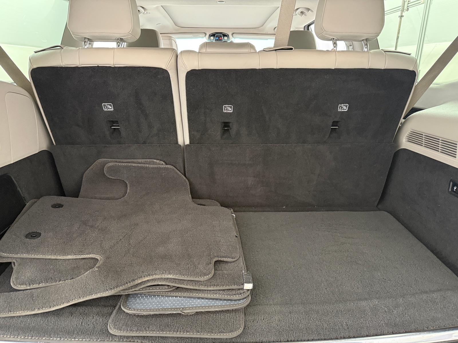 Thumbnail: 2022 Jeep Grand Wagoneer - 6