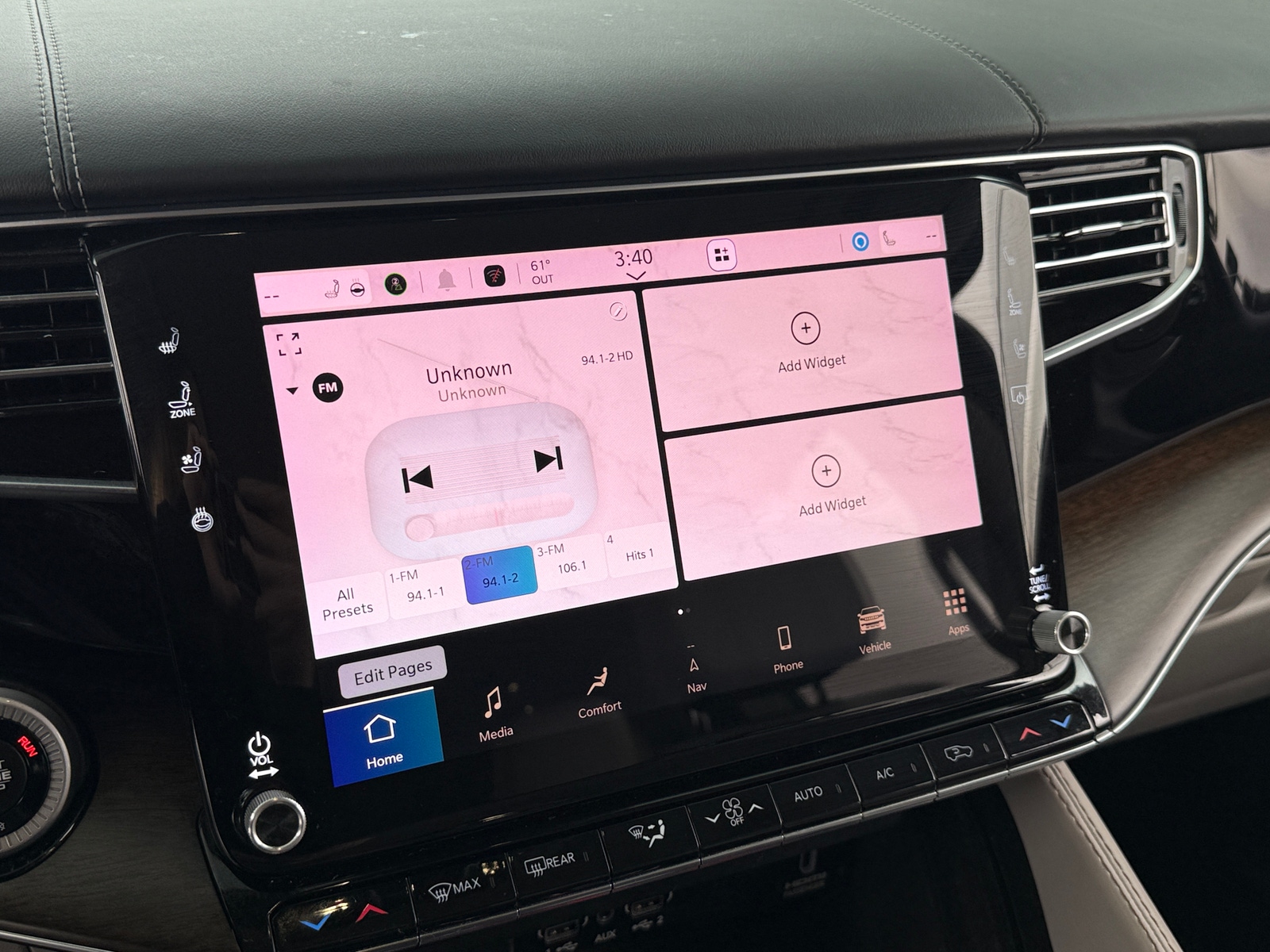 Thumbnail: 2022 Jeep Grand Wagoneer - 3