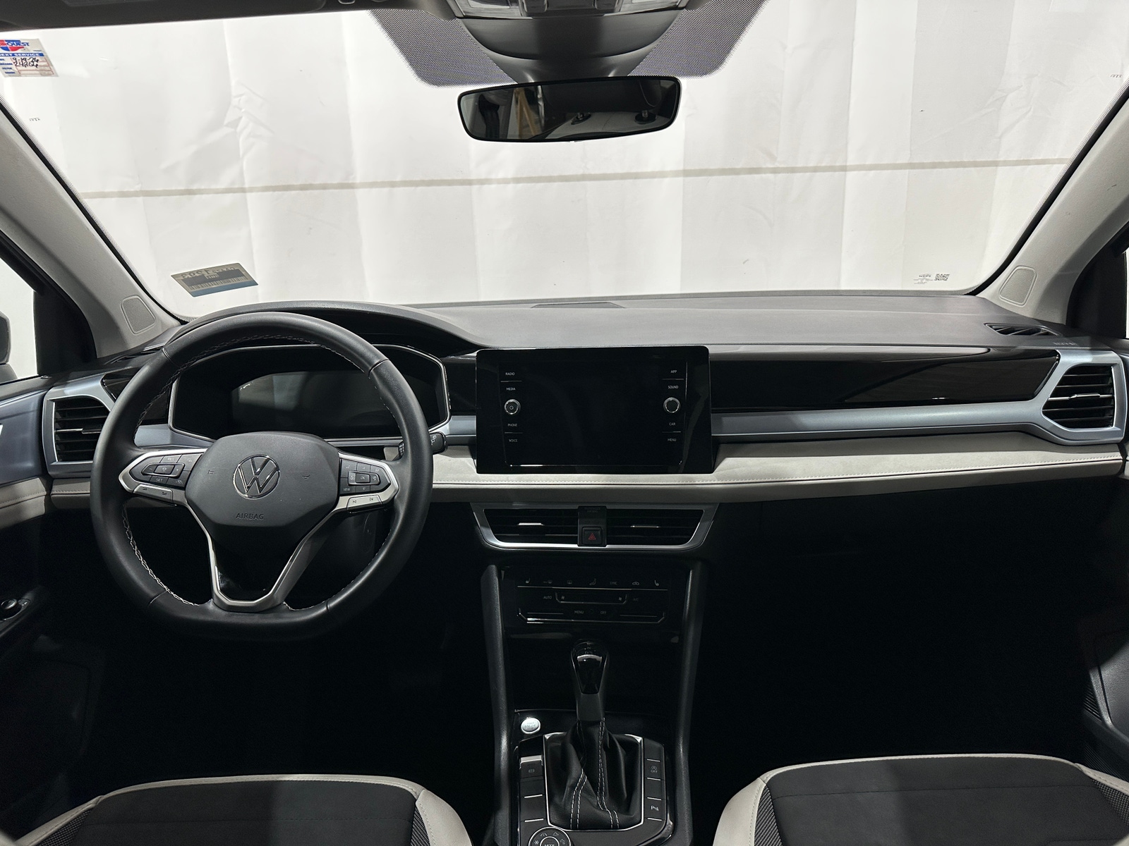 Thumbnail: 2025 Volkswagen Taos - 3