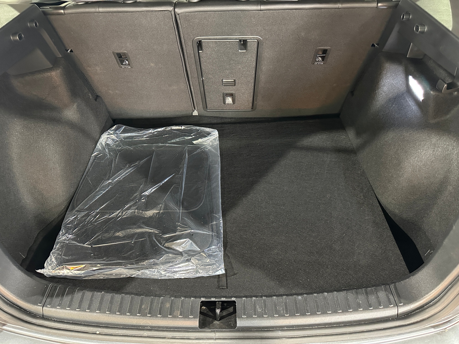 Thumbnail: 2025 Volkswagen Taos - 7