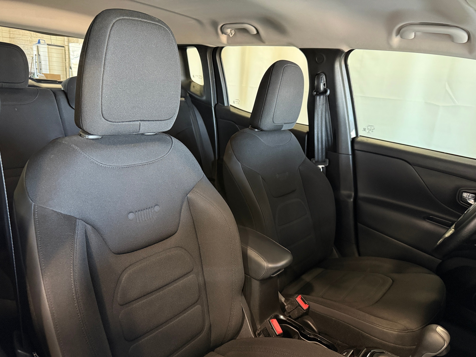 Thumbnail: 2017 Jeep Renegade - 2