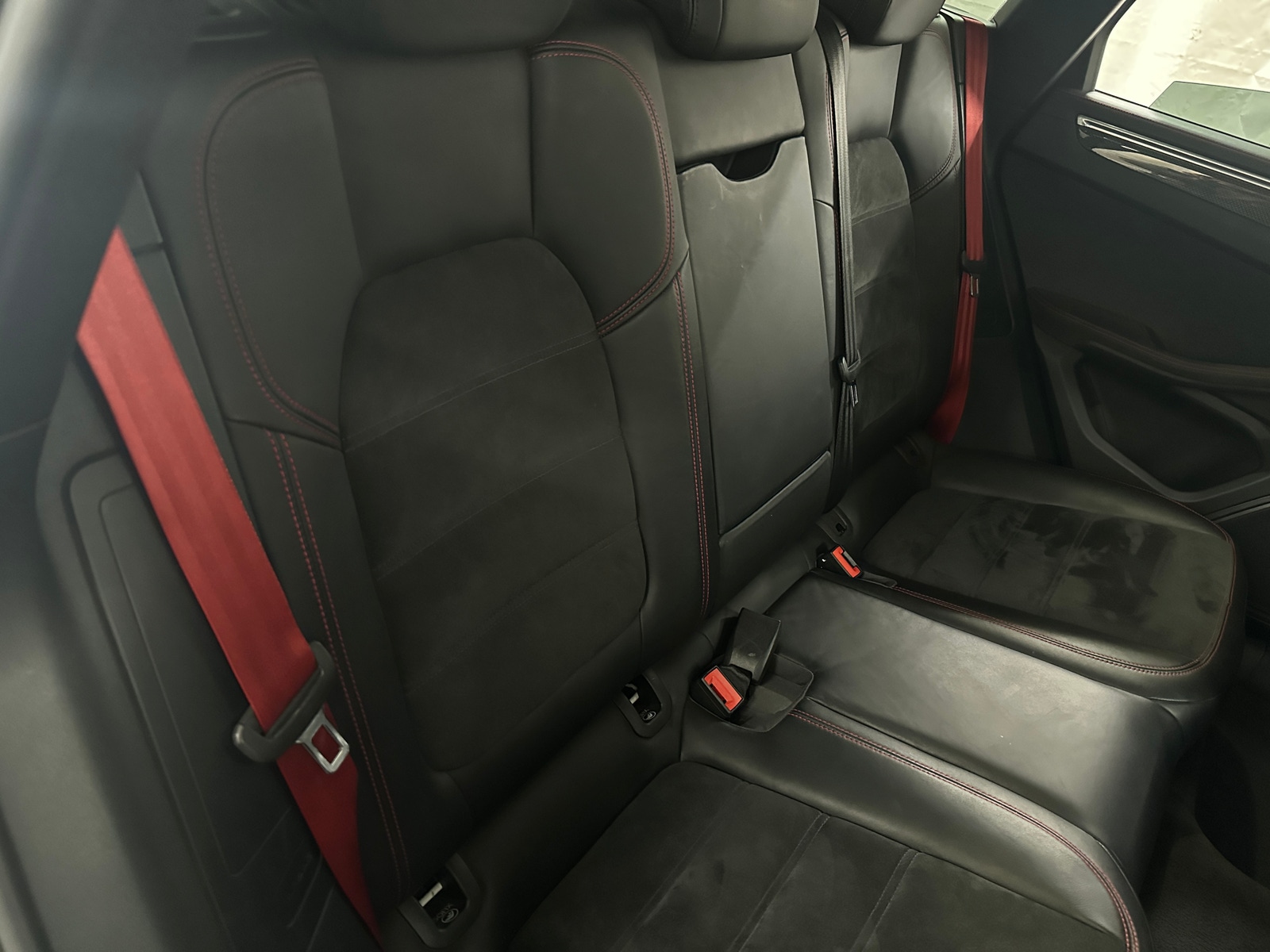 Thumbnail: 2017 Porsche Macan - 5