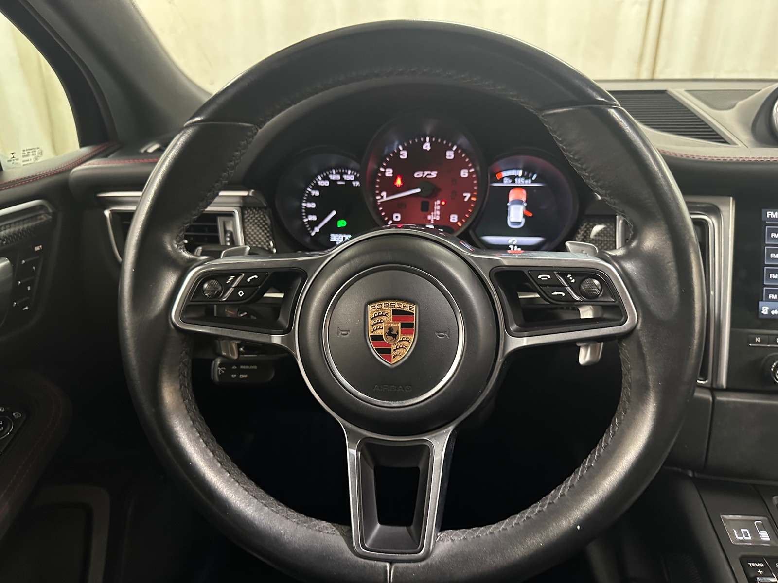 Thumbnail: 2017 Porsche Macan - 4