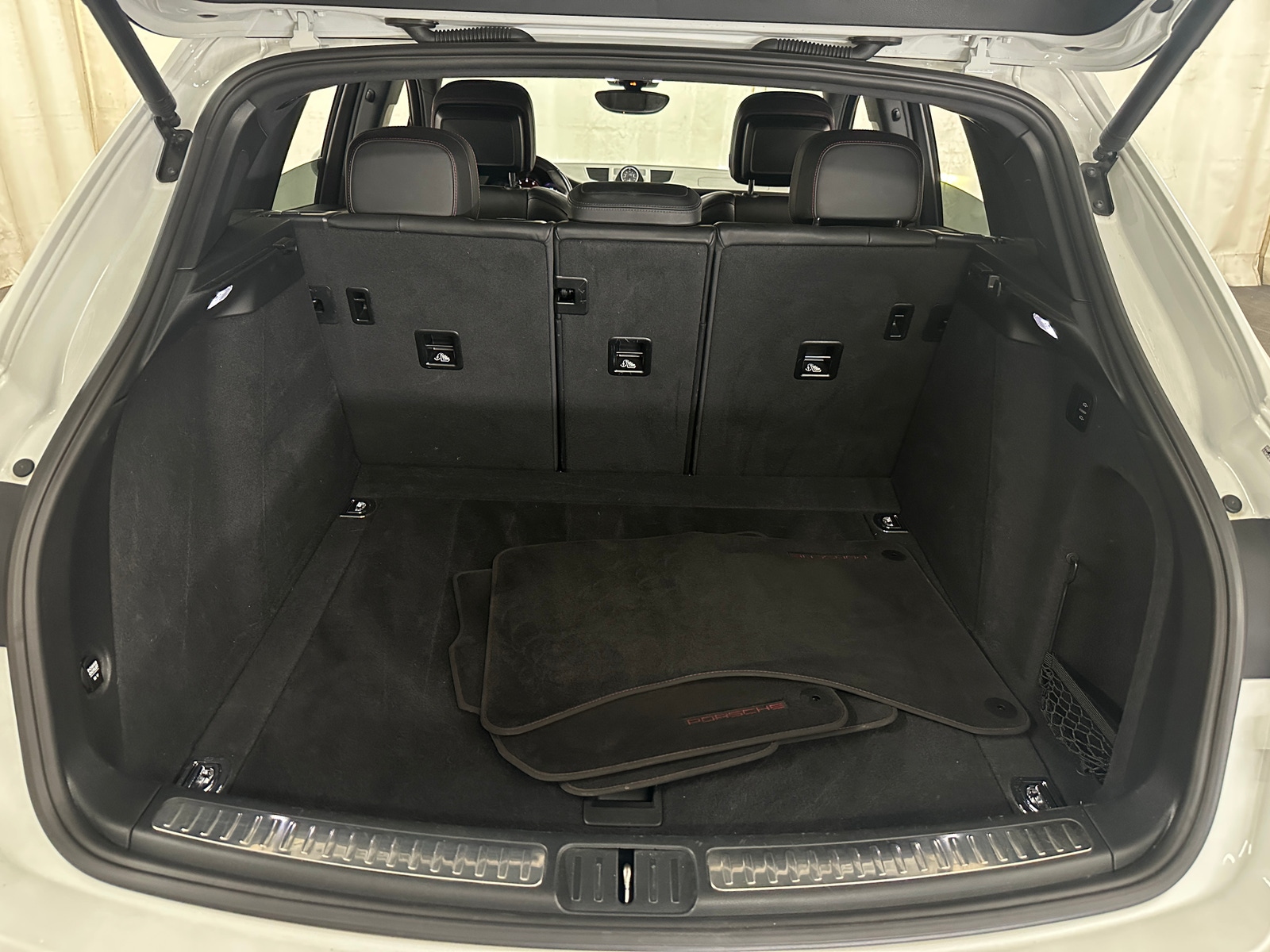 Thumbnail: 2017 Porsche Macan - 6