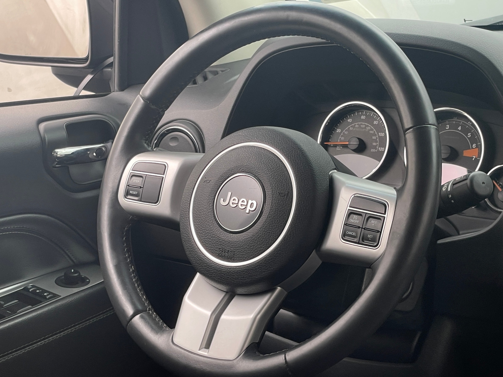 Thumbnail: 2016 Jeep Compass - 3