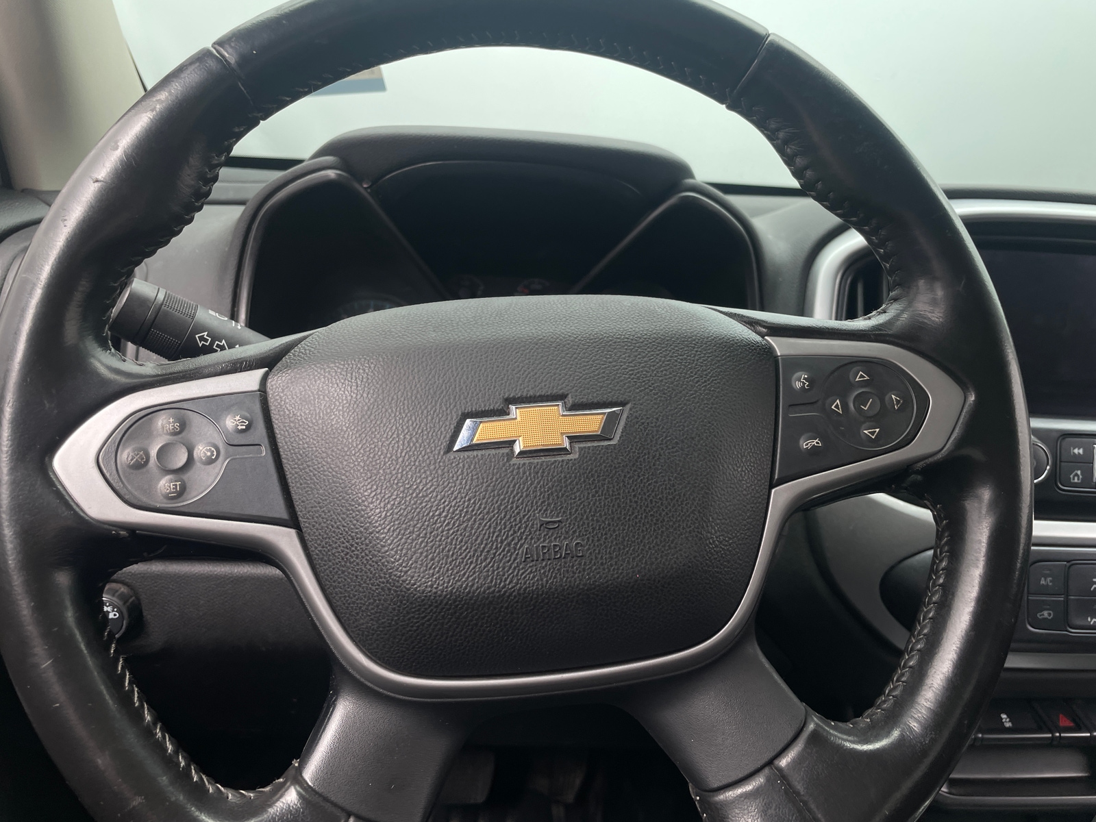 Thumbnail: 2022 Chevrolet Colorado - 4