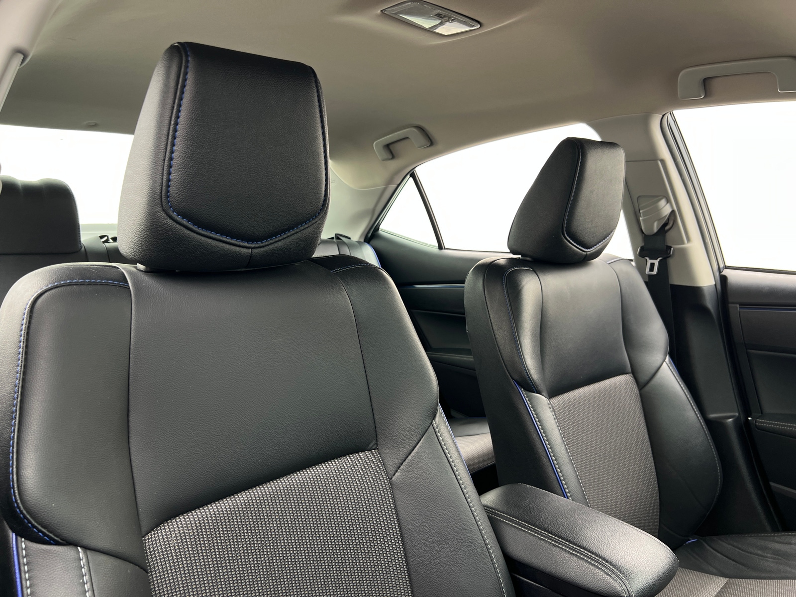 Thumbnail: 2017 Toyota Corolla - 2