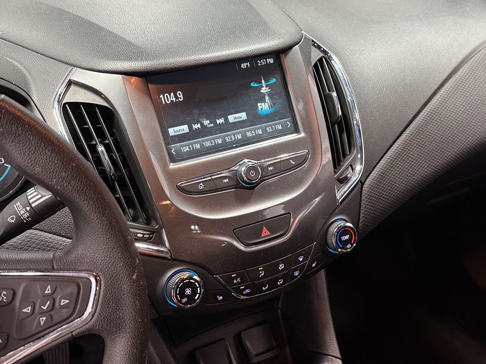 Thumbnail: 2017 Chevrolet Cruze - 4