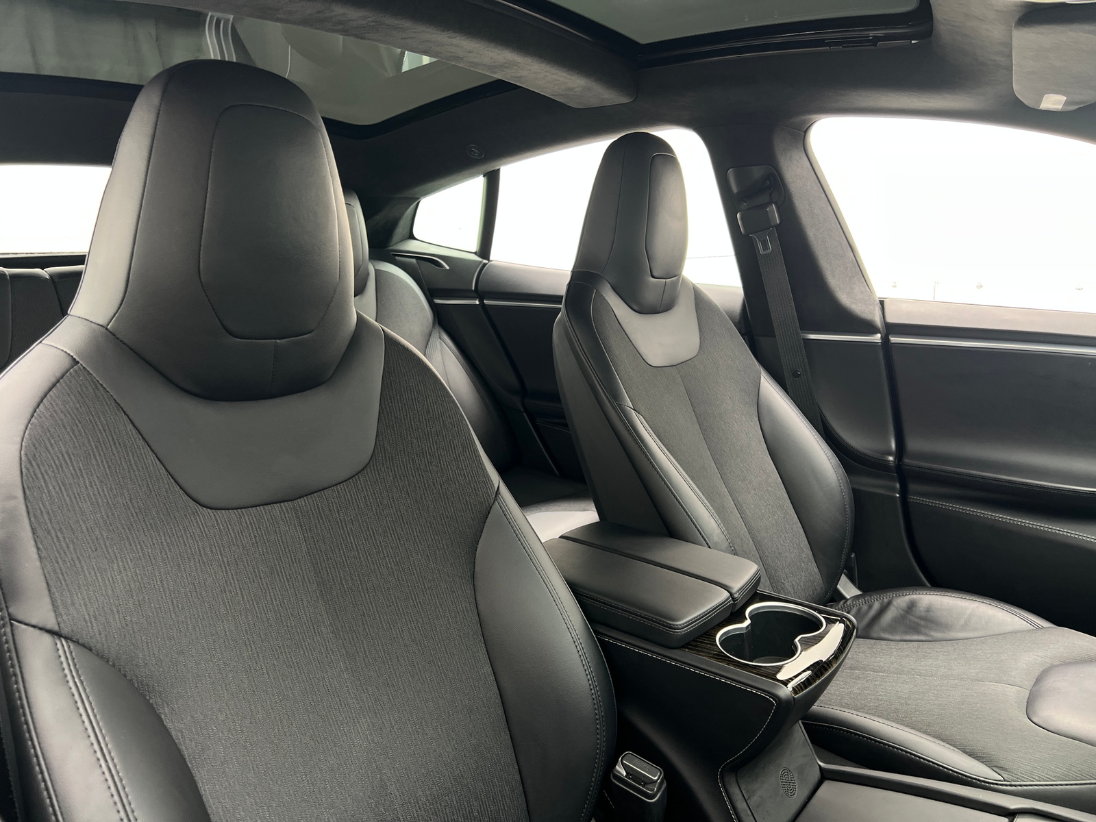 Thumbnail: 2016 Tesla Model S - 2