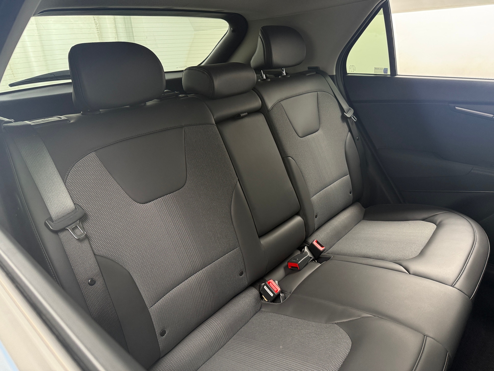 Thumbnail: 2023 Kia Niro - 6