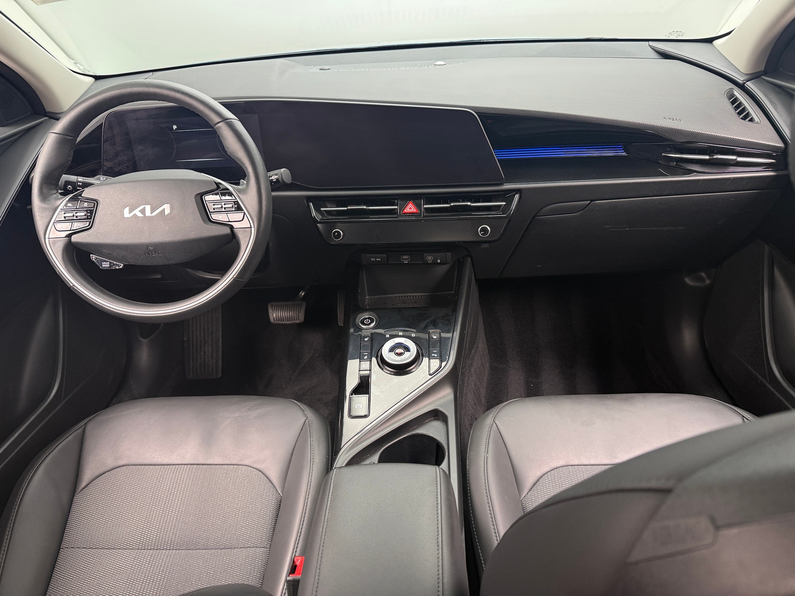 Thumbnail: 2023 Kia Niro - 3