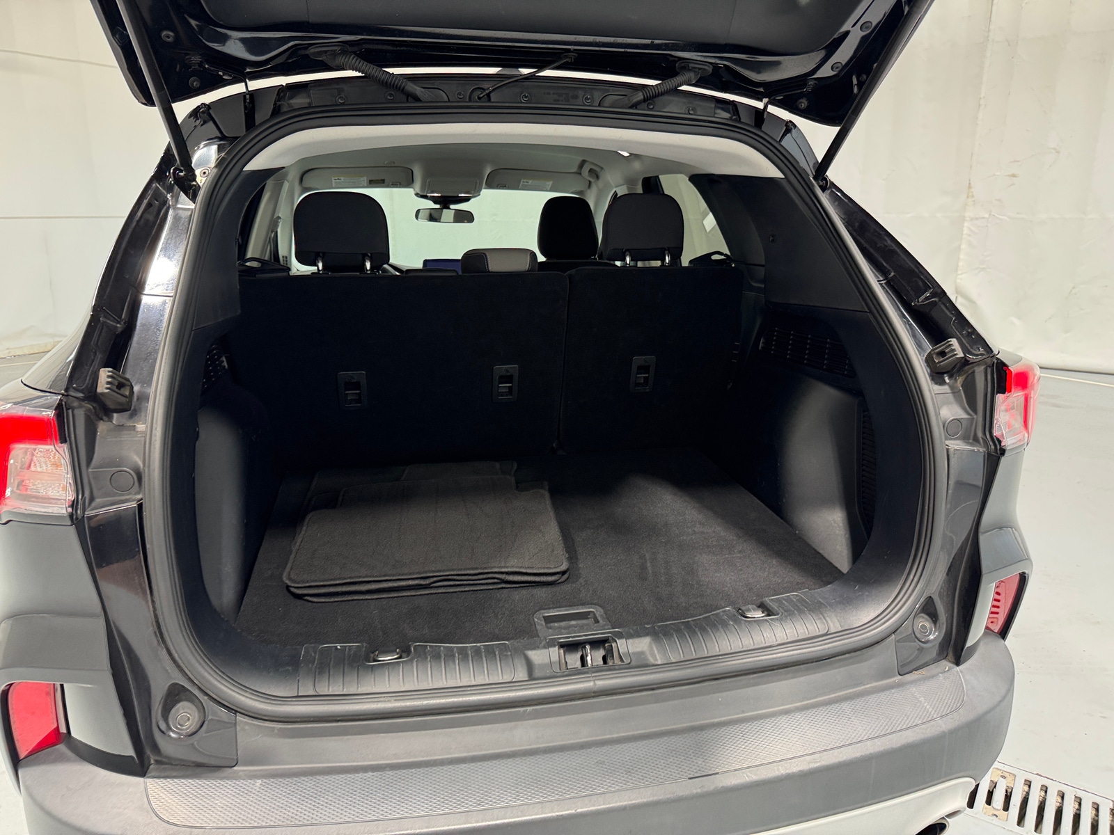 Thumbnail: 2022 Ford Escape - 7