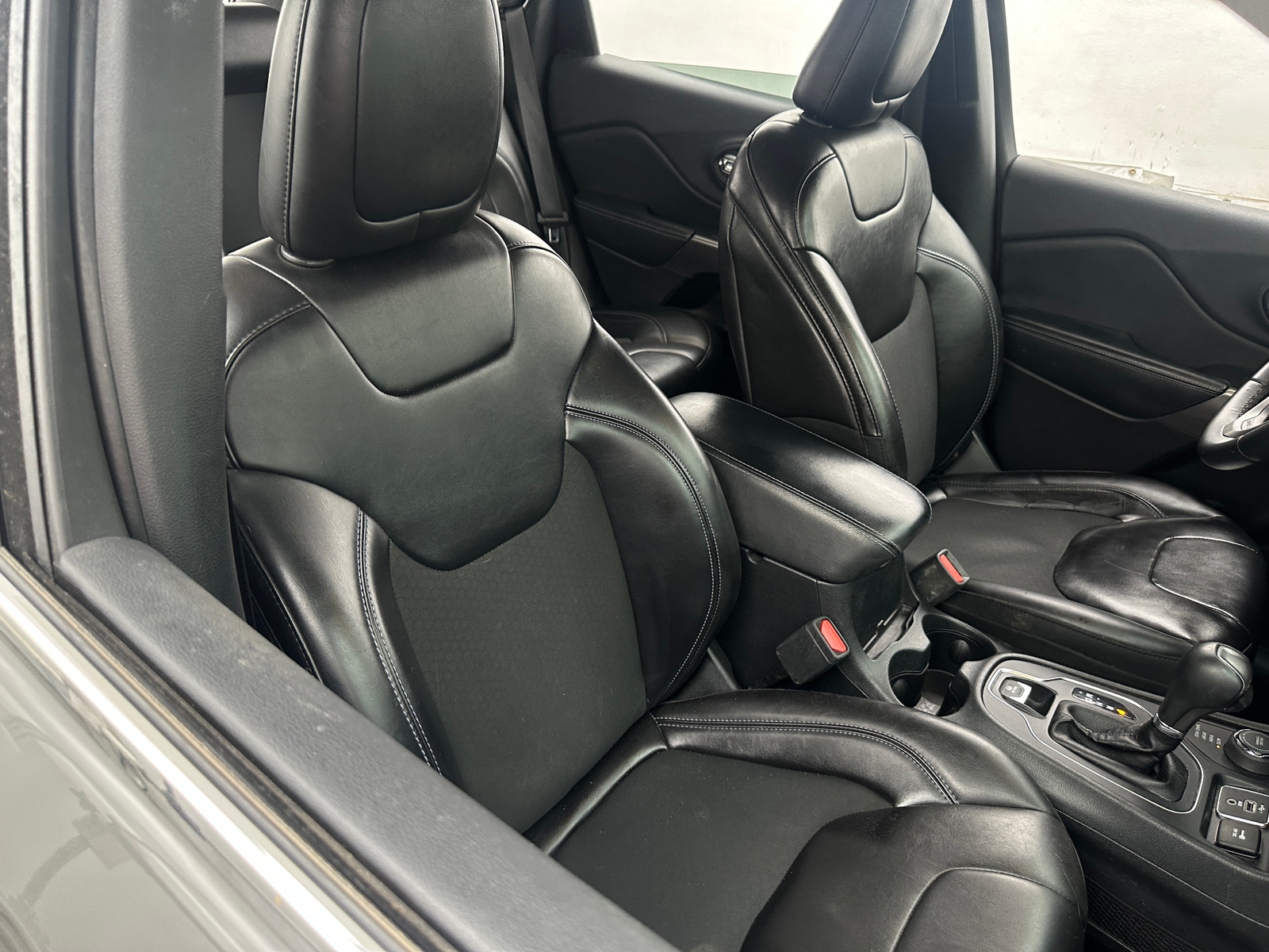 Thumbnail: 2019 Jeep Cherokee - 2