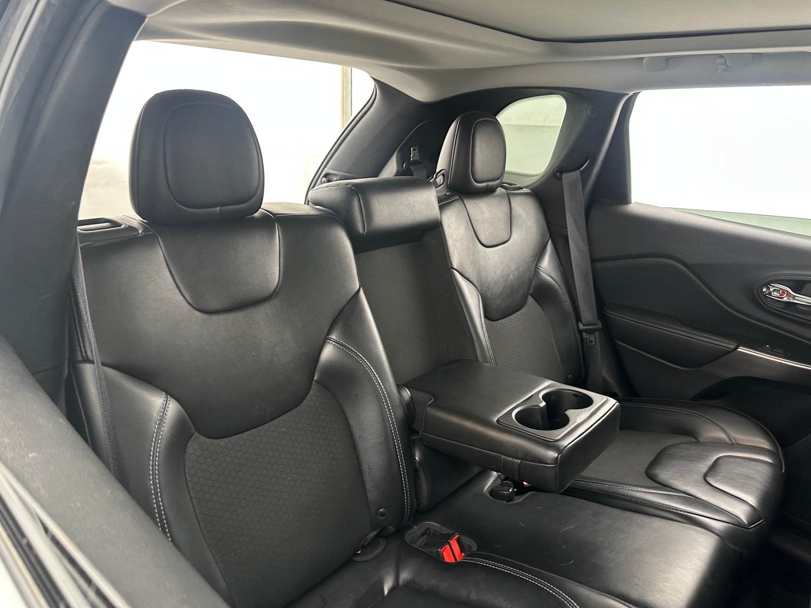 Thumbnail: 2019 Jeep Cherokee - 6