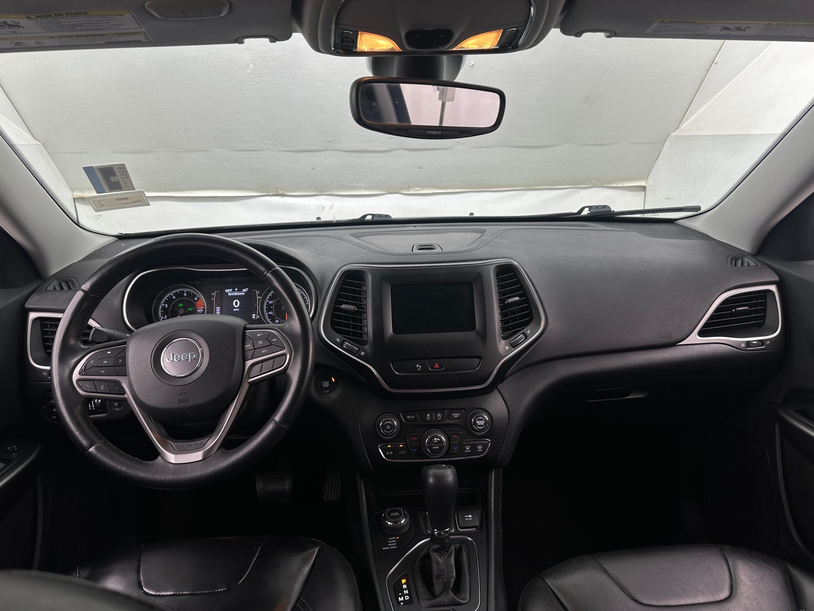 Thumbnail: 2019 Jeep Cherokee - 3