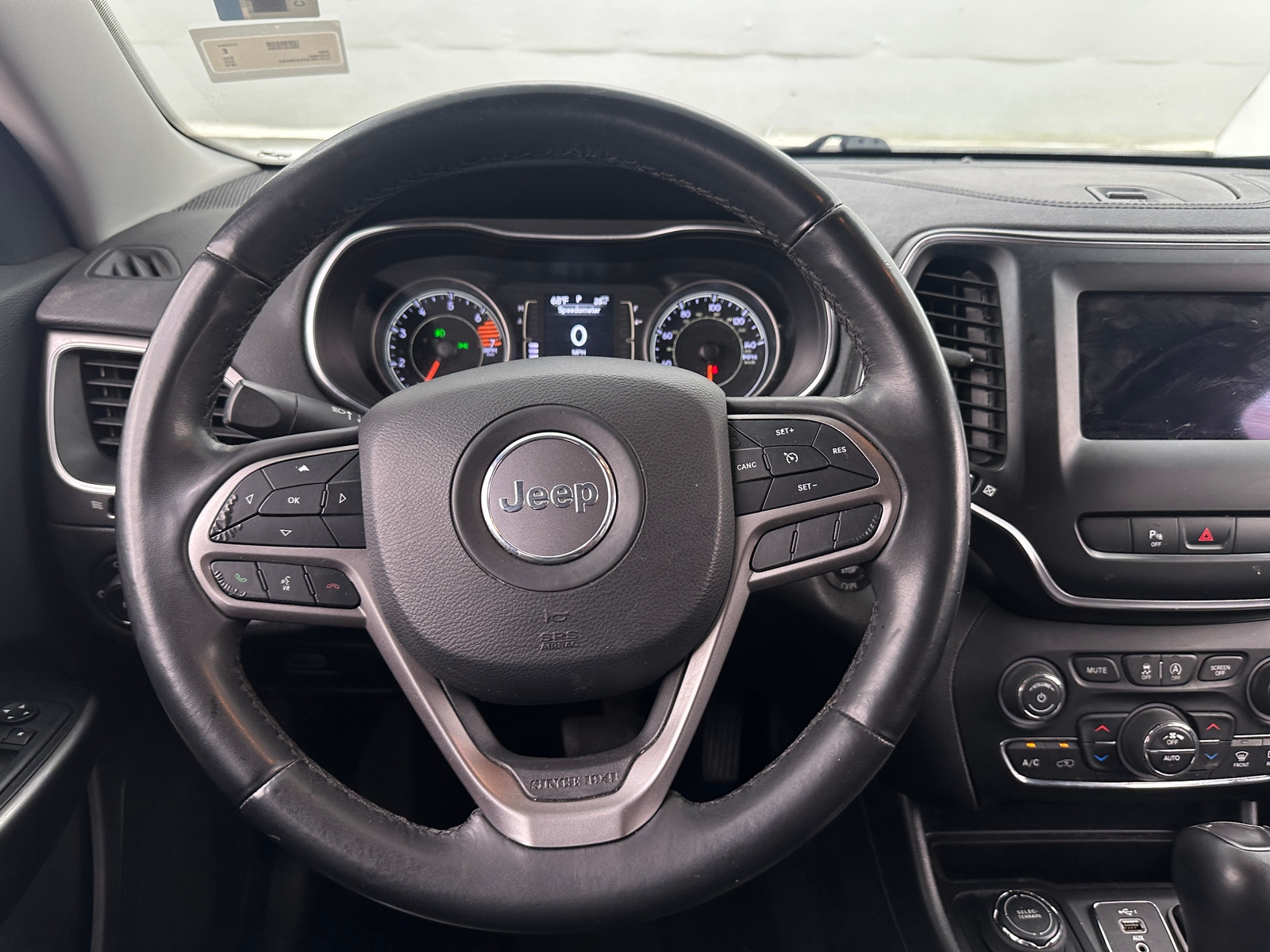 Thumbnail: 2019 Jeep Cherokee - 5