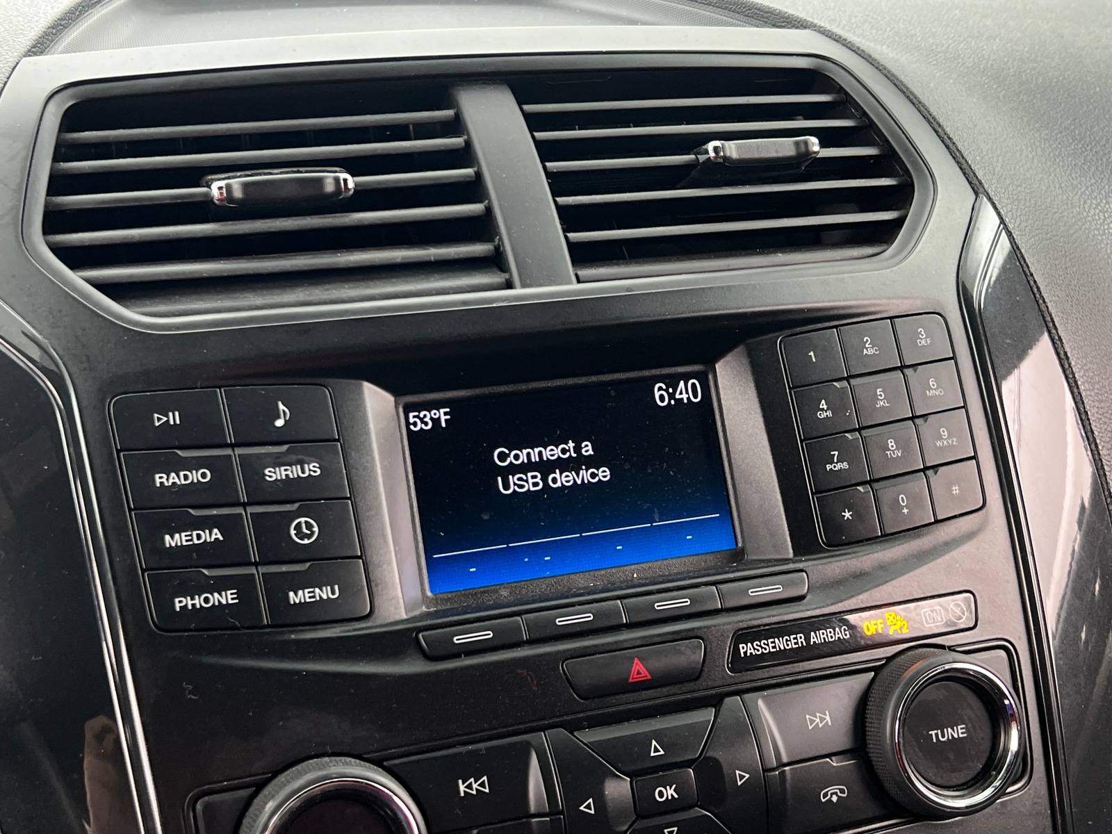 Thumbnail: 2019 Ford Explorer - 4