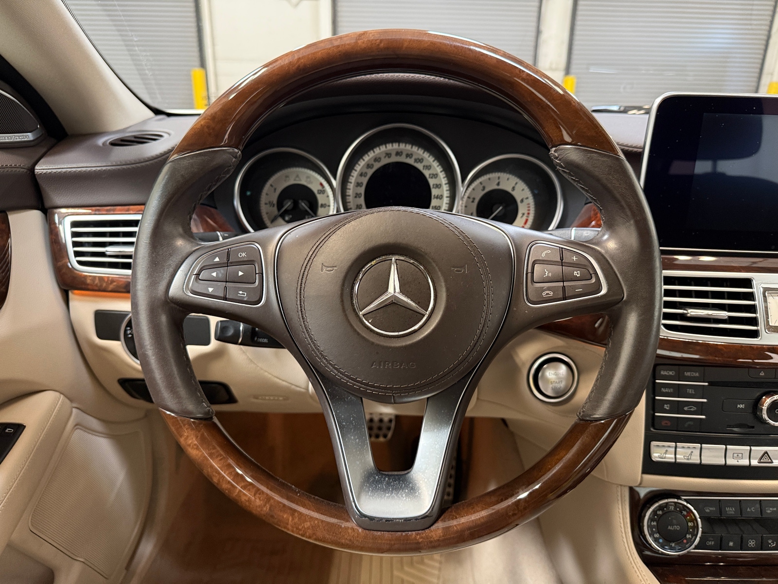 Thumbnail: 2017 Mercedes-Benz CLS - 4