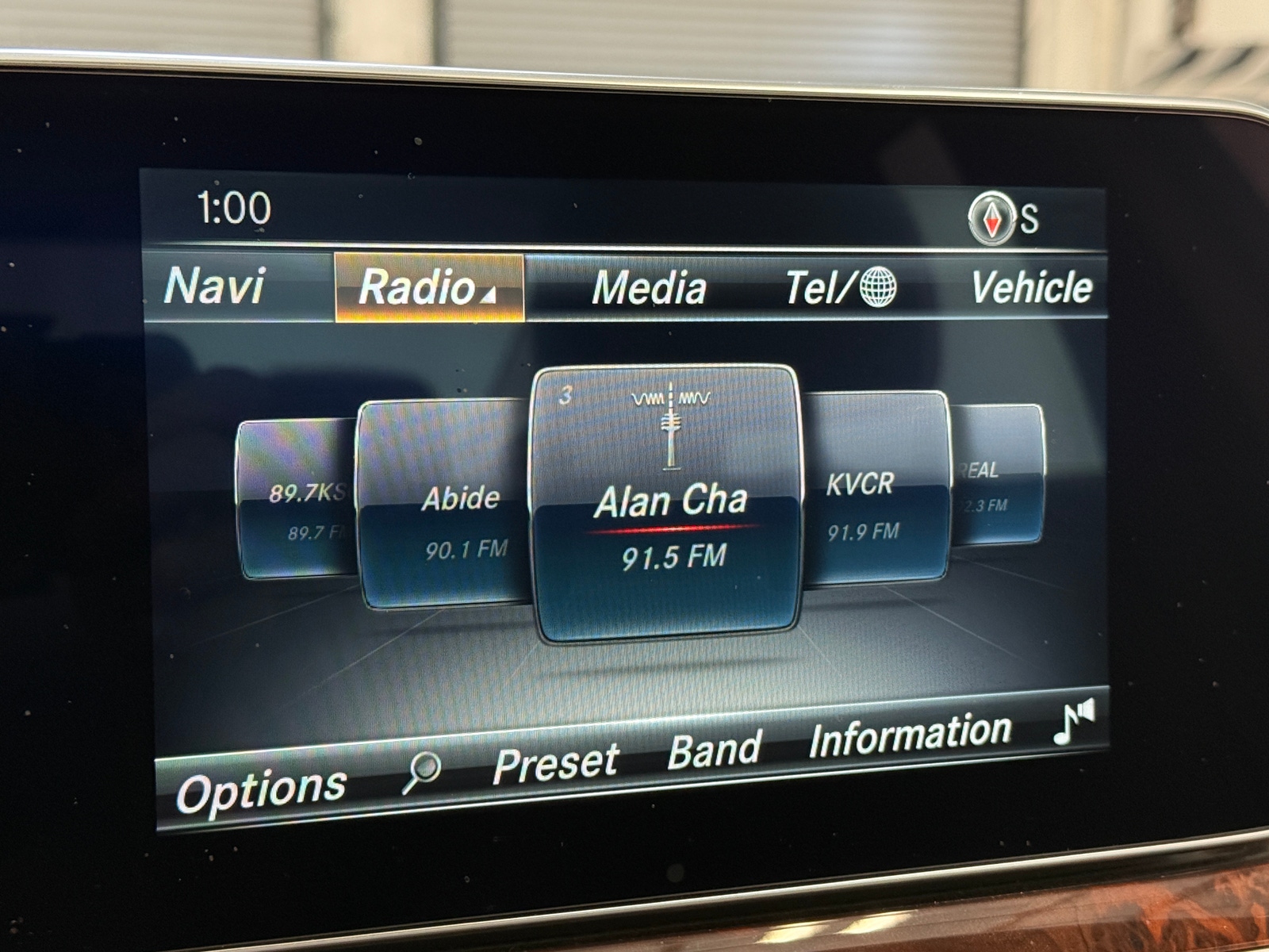 Thumbnail: 2017 Mercedes-Benz CLS - 3