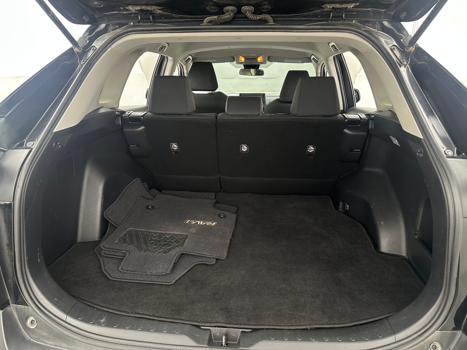 Thumbnail: 2020 Toyota RAV4 - 7