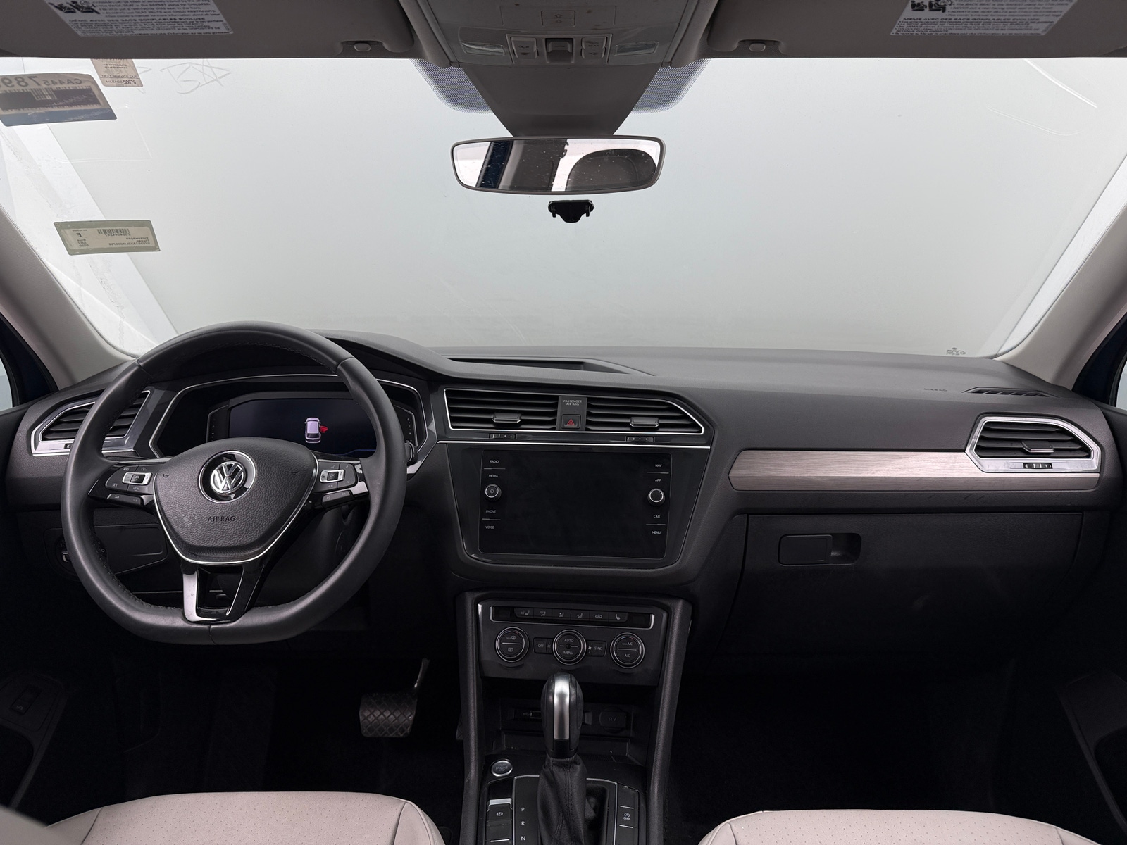 Thumbnail: 2020 Volkswagen Tiguan - 2