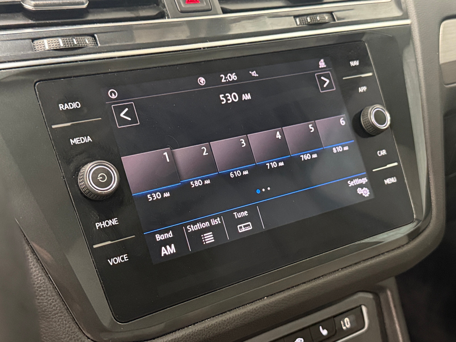 Thumbnail: 2020 Volkswagen Tiguan - 3