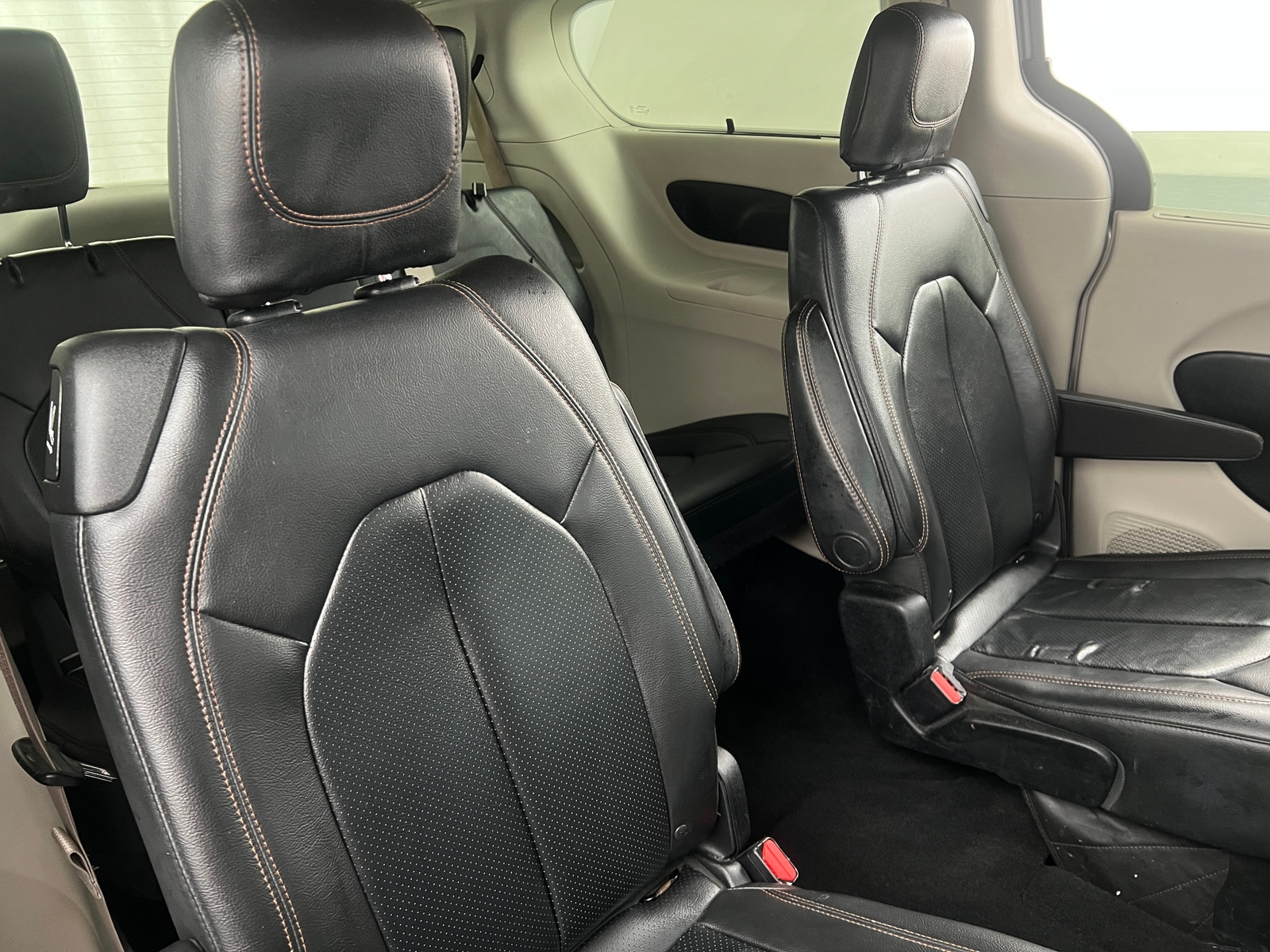 Thumbnail: 2018 Chrysler Pacifica - 5