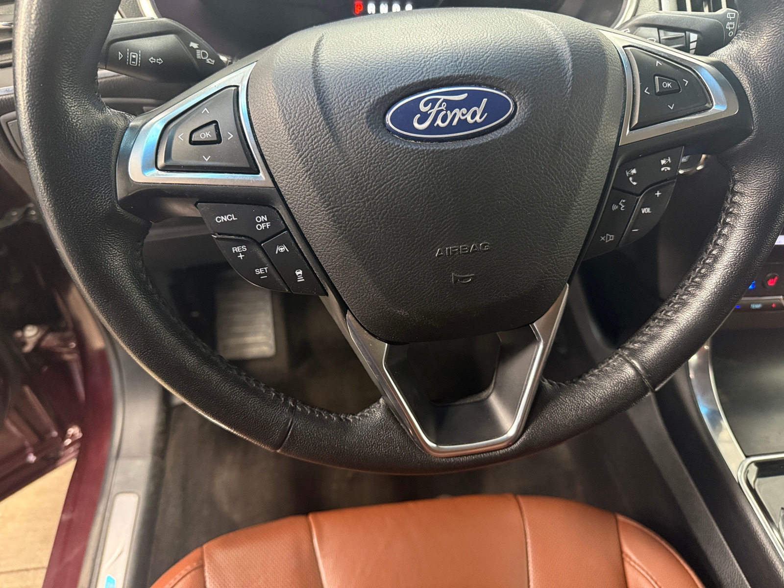 Thumbnail: 2019 Ford Edge - 4