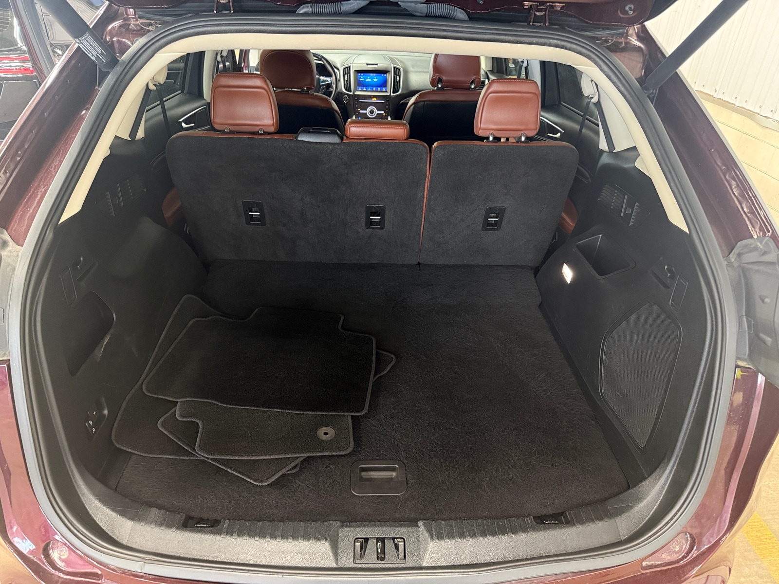 Thumbnail: 2019 Ford Edge - 6