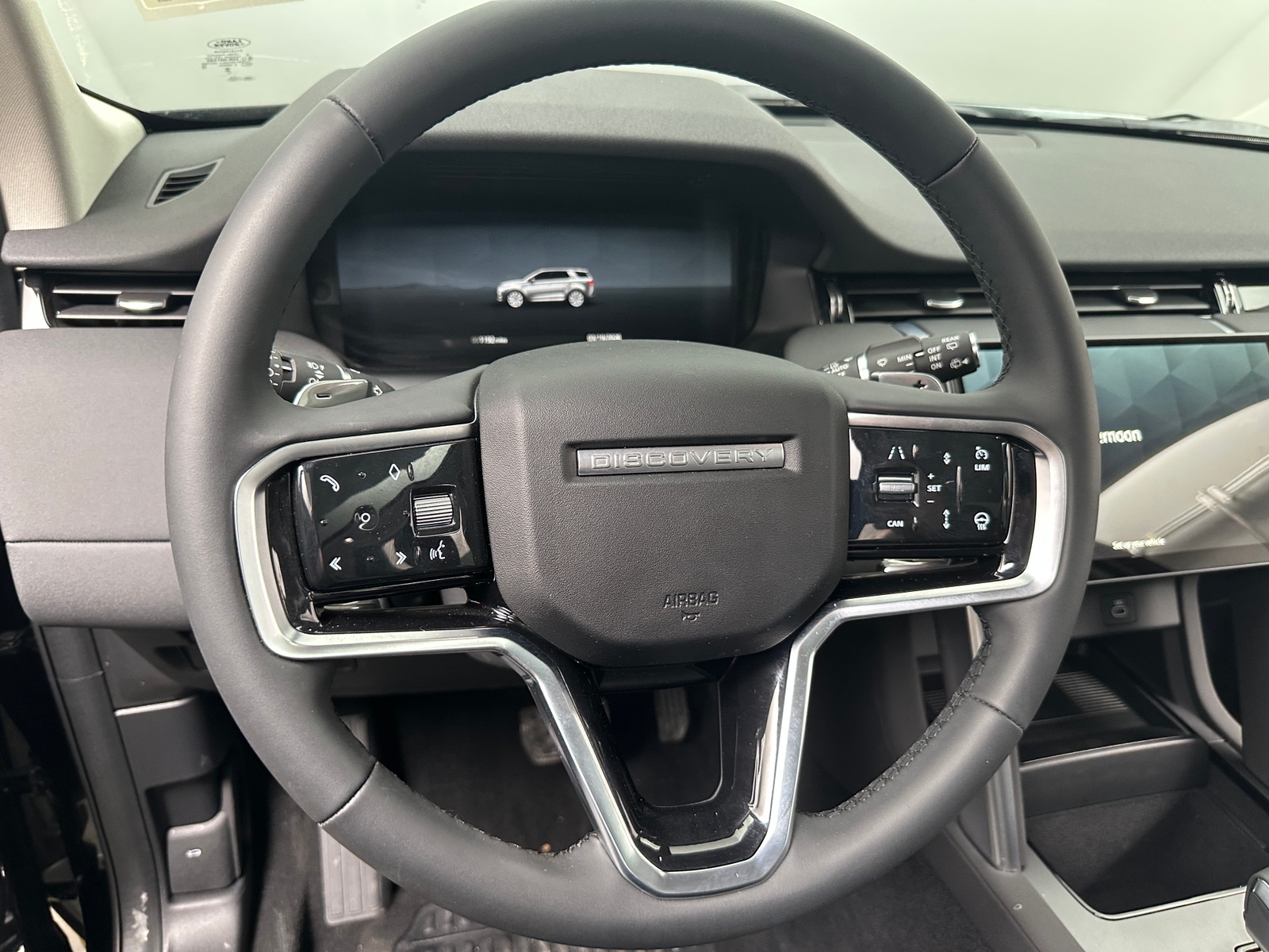 Thumbnail: 2025 Land Rover Discovery Sport - 4