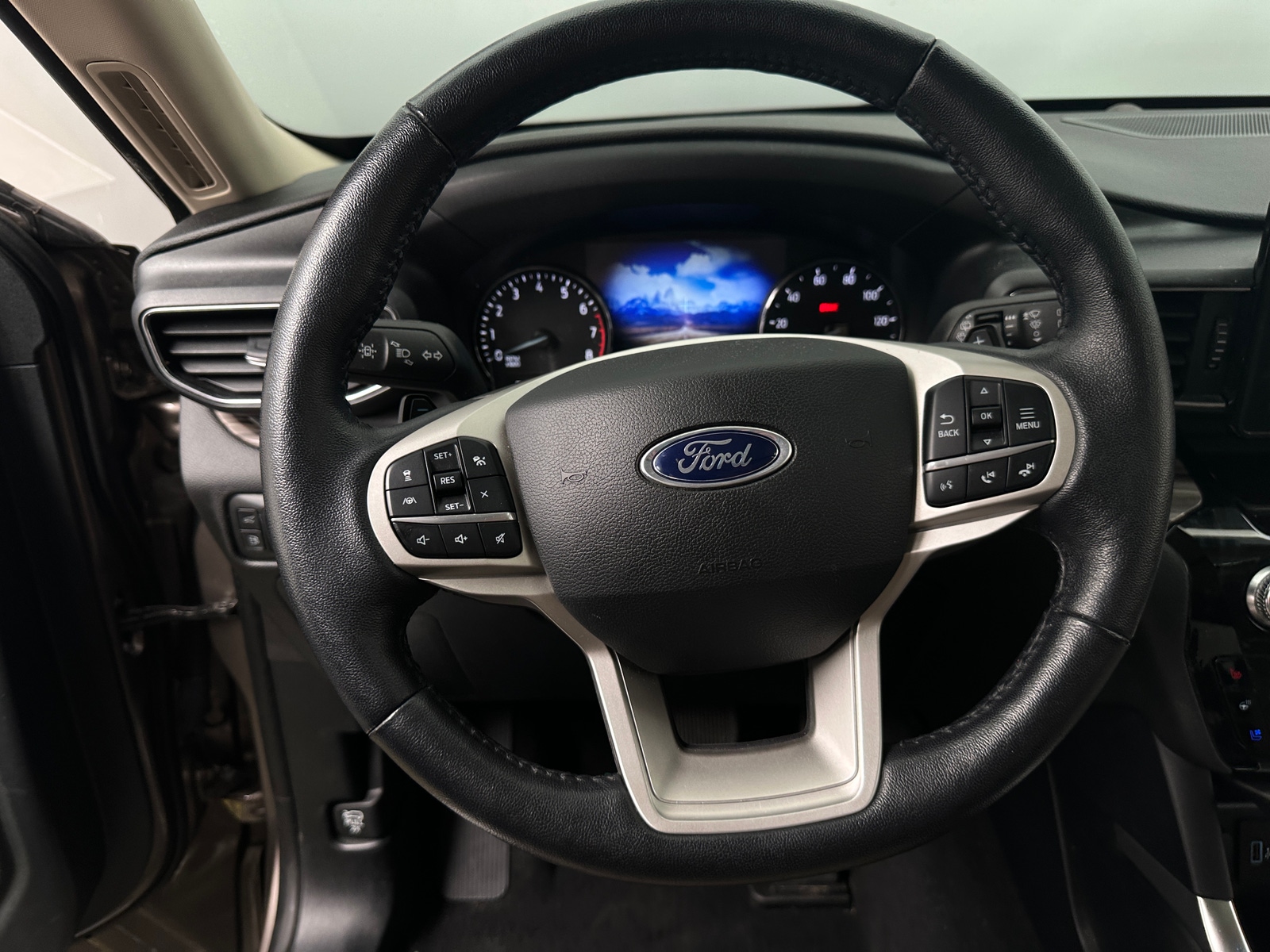 Thumbnail: 2021 Ford Explorer - 4