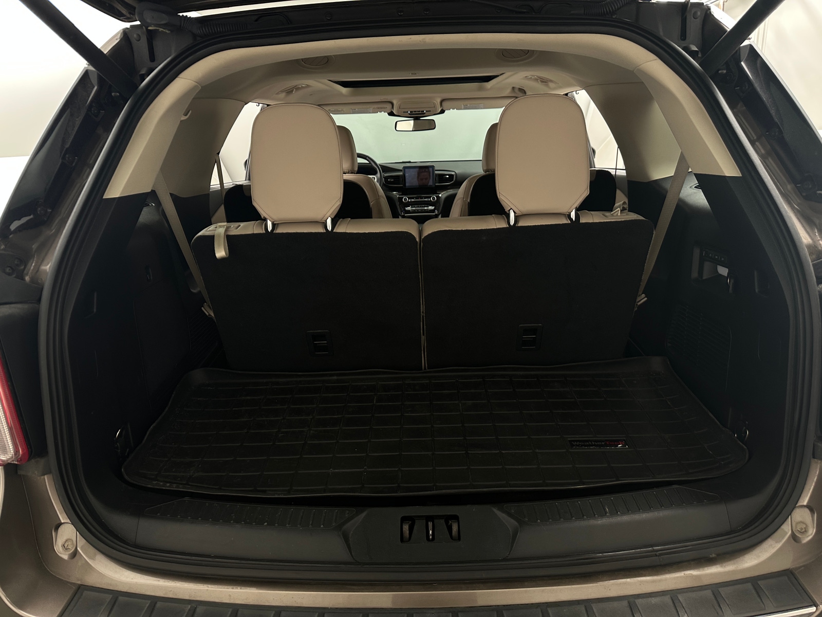 Thumbnail: 2021 Ford Explorer - 6