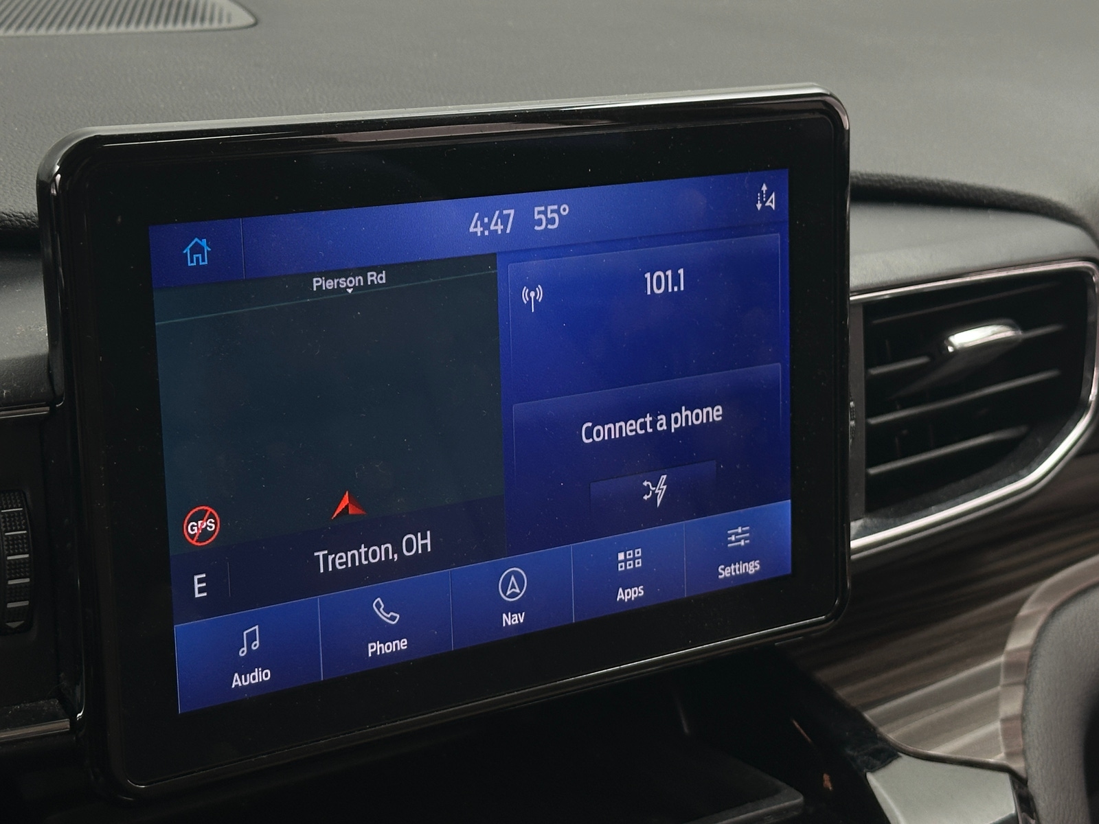 Thumbnail: 2021 Ford Explorer - 3