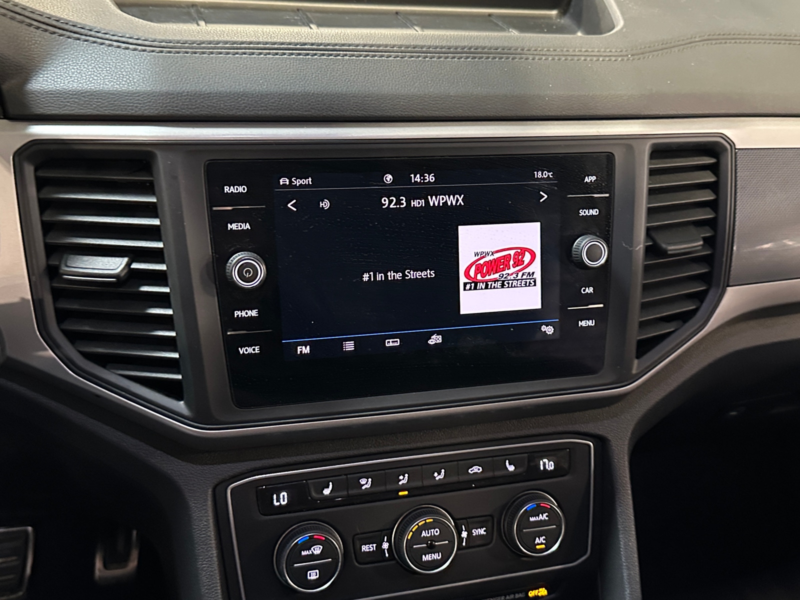 Thumbnail: 2021 Volkswagen Atlas - 3