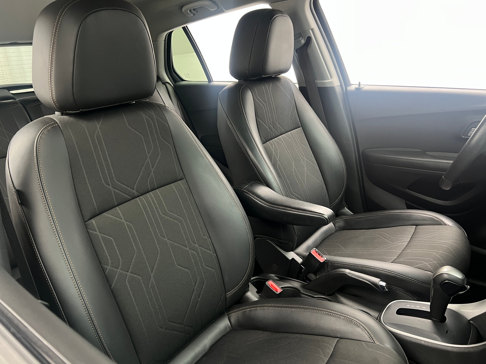 Thumbnail: 2022 Chevrolet Trax - 2