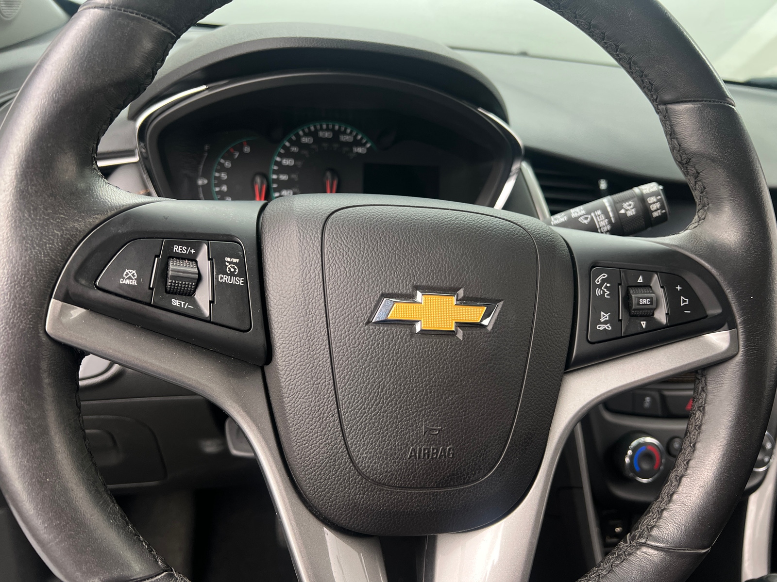 Thumbnail: 2022 Chevrolet Trax - 5