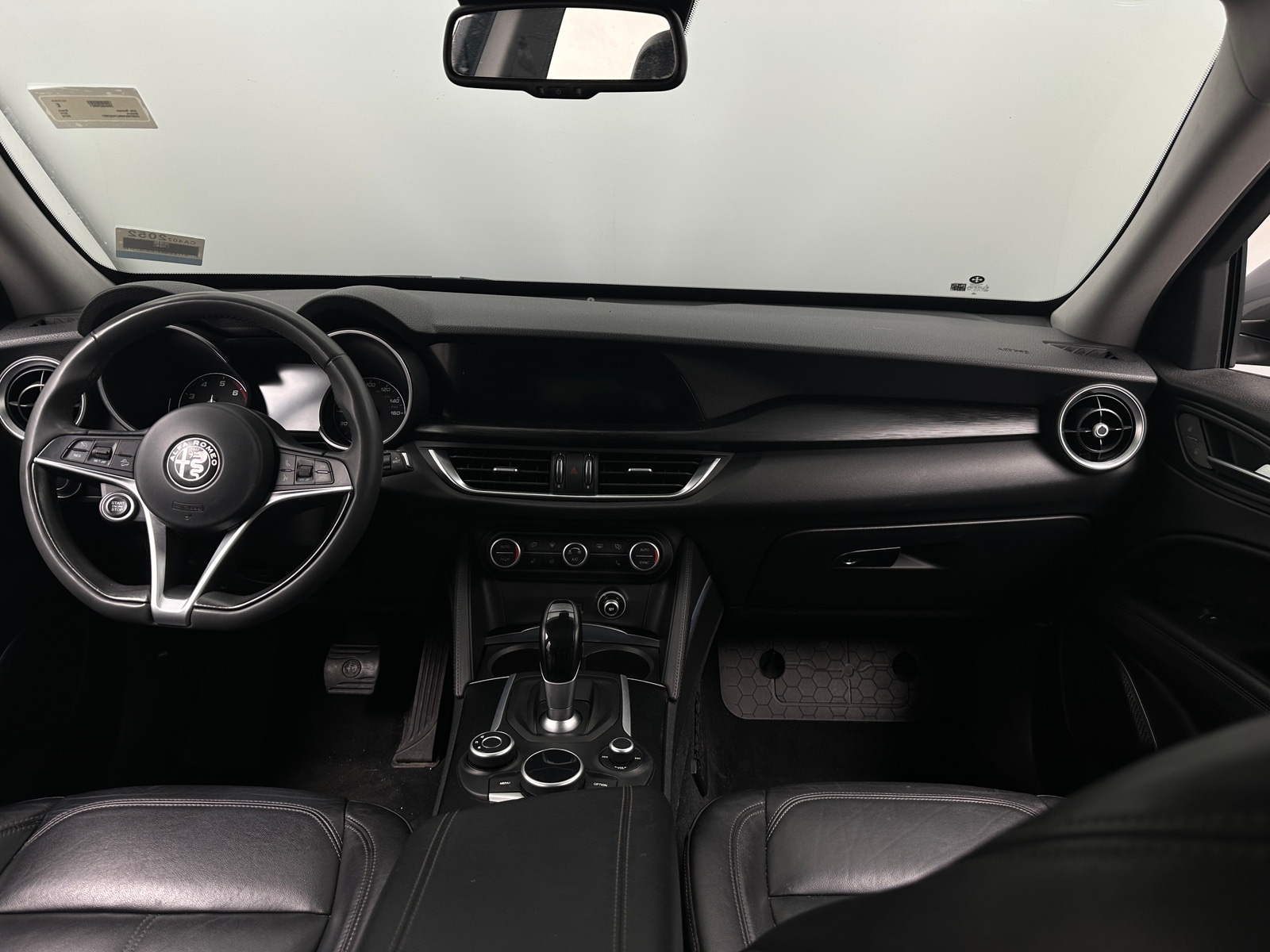 Thumbnail: 2018 Alfa Romeo Stelvio - 2