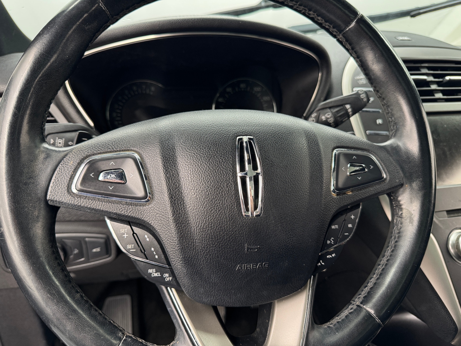 Thumbnail: 2015 Lincoln MKC - 4