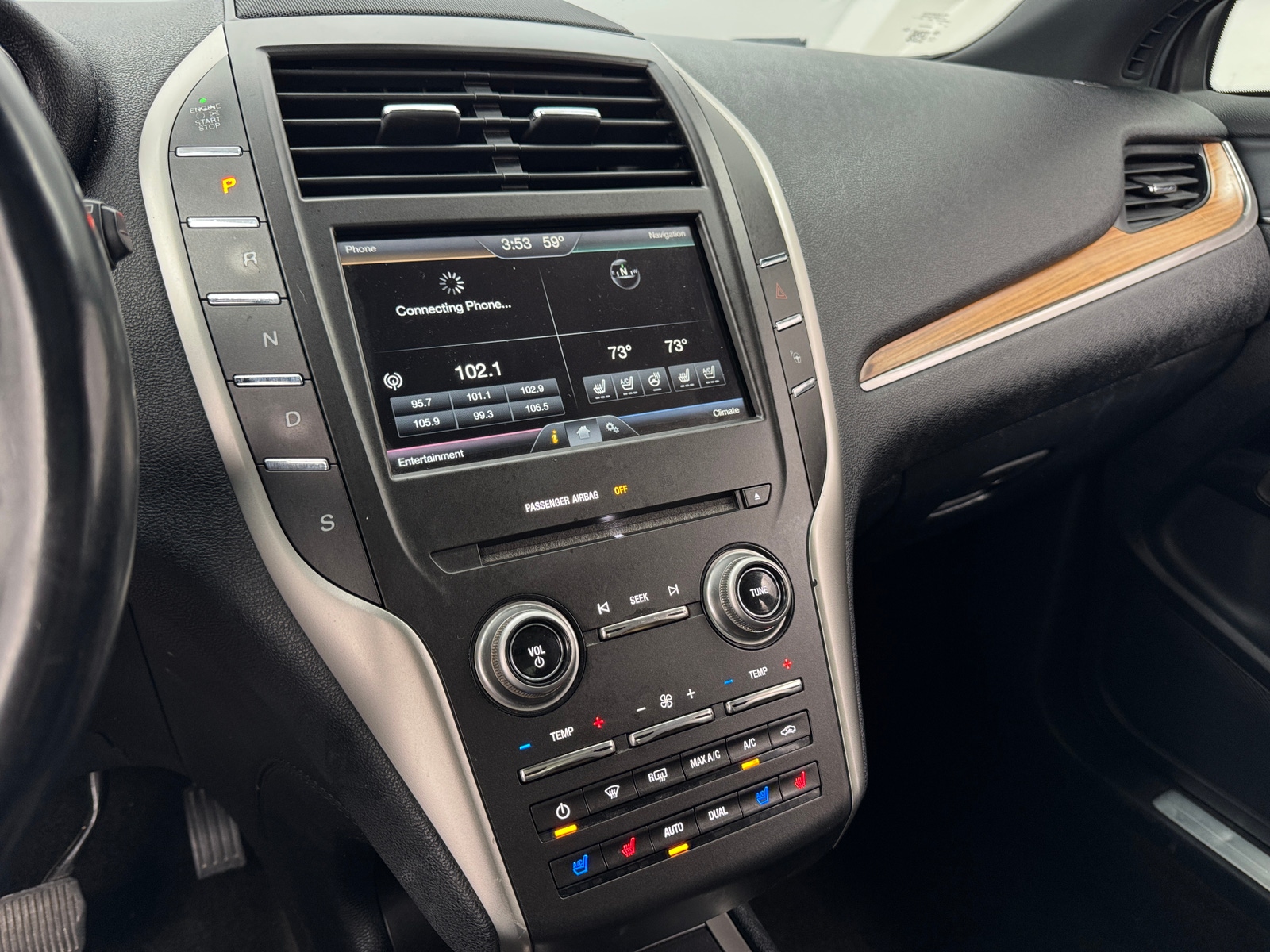 Thumbnail: 2015 Lincoln MKC - 3