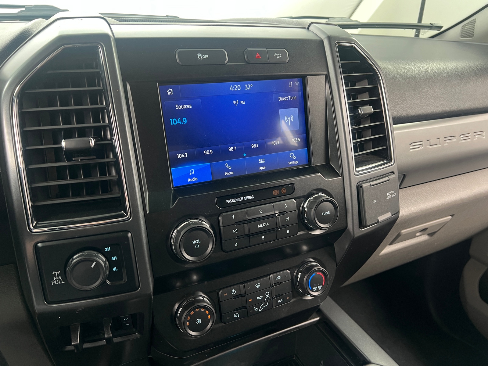 Thumbnail: 2022 Ford Econoline - 4