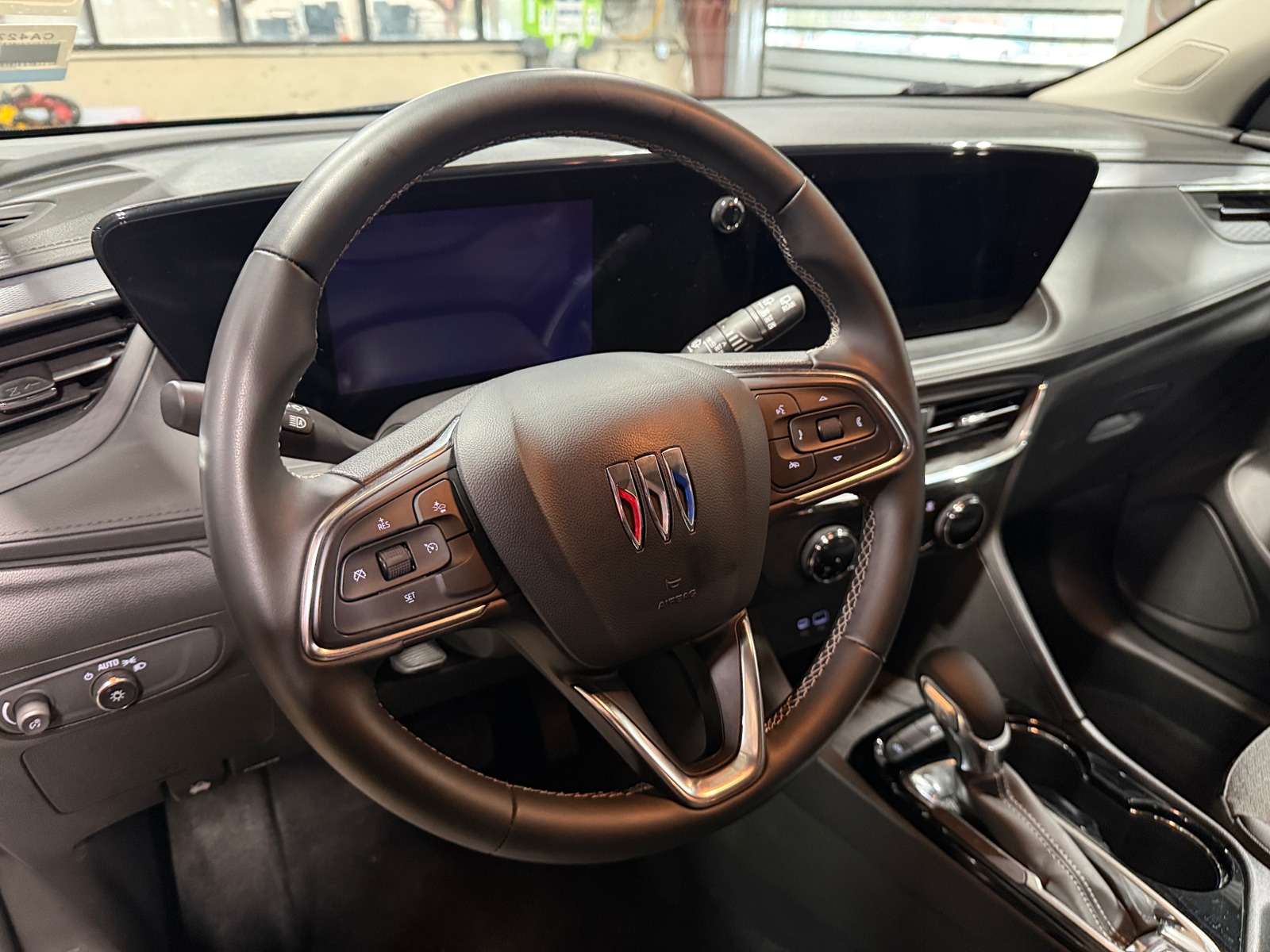 Thumbnail: 2025 Buick Encore GX - 5