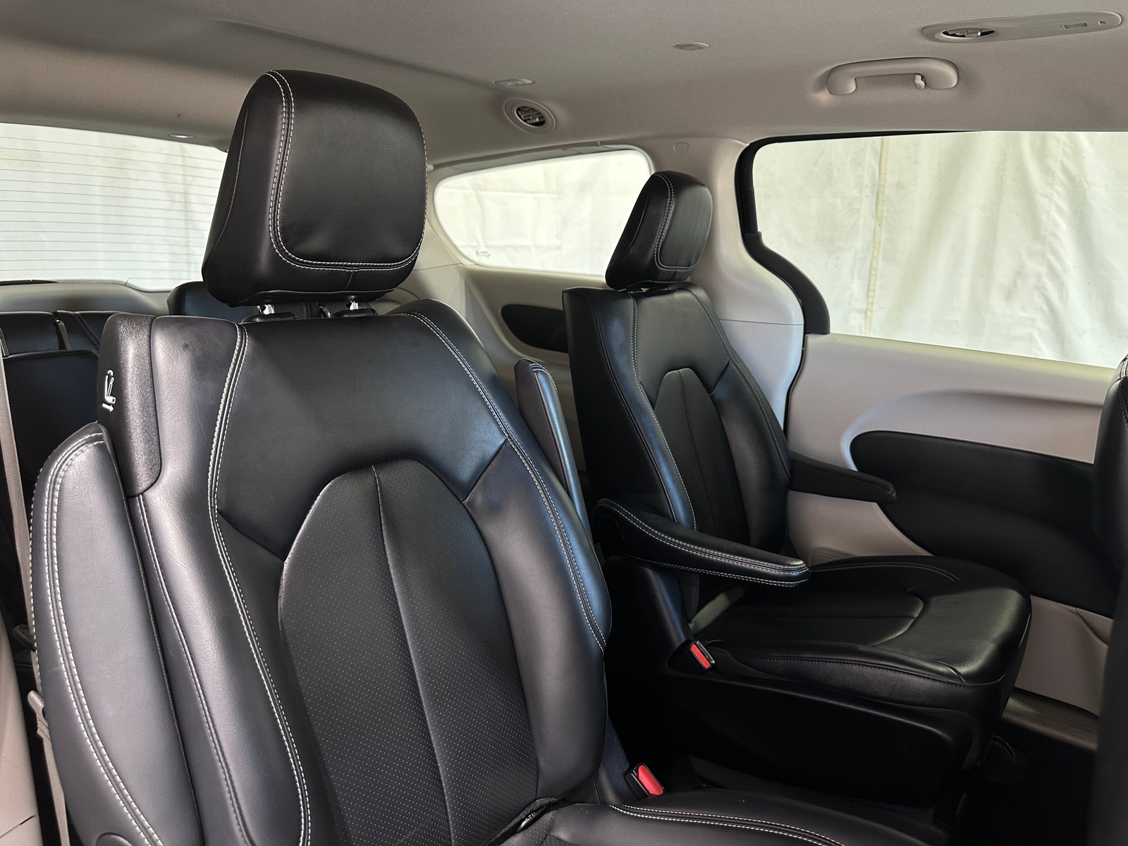 Thumbnail: 2023 Chrysler Pacifica - 5