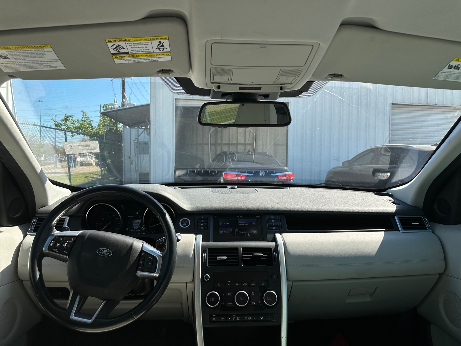 Thumbnail: 2017 Land Rover Discovery Sport - 2