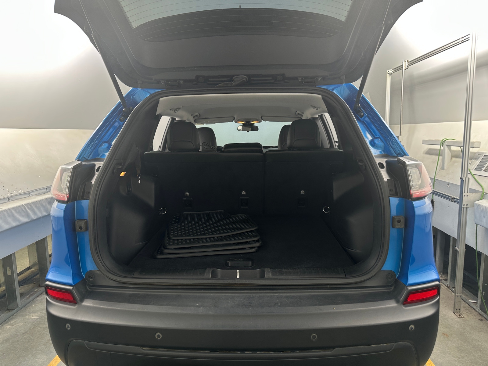 Thumbnail: 2020 Jeep Cherokee - 7